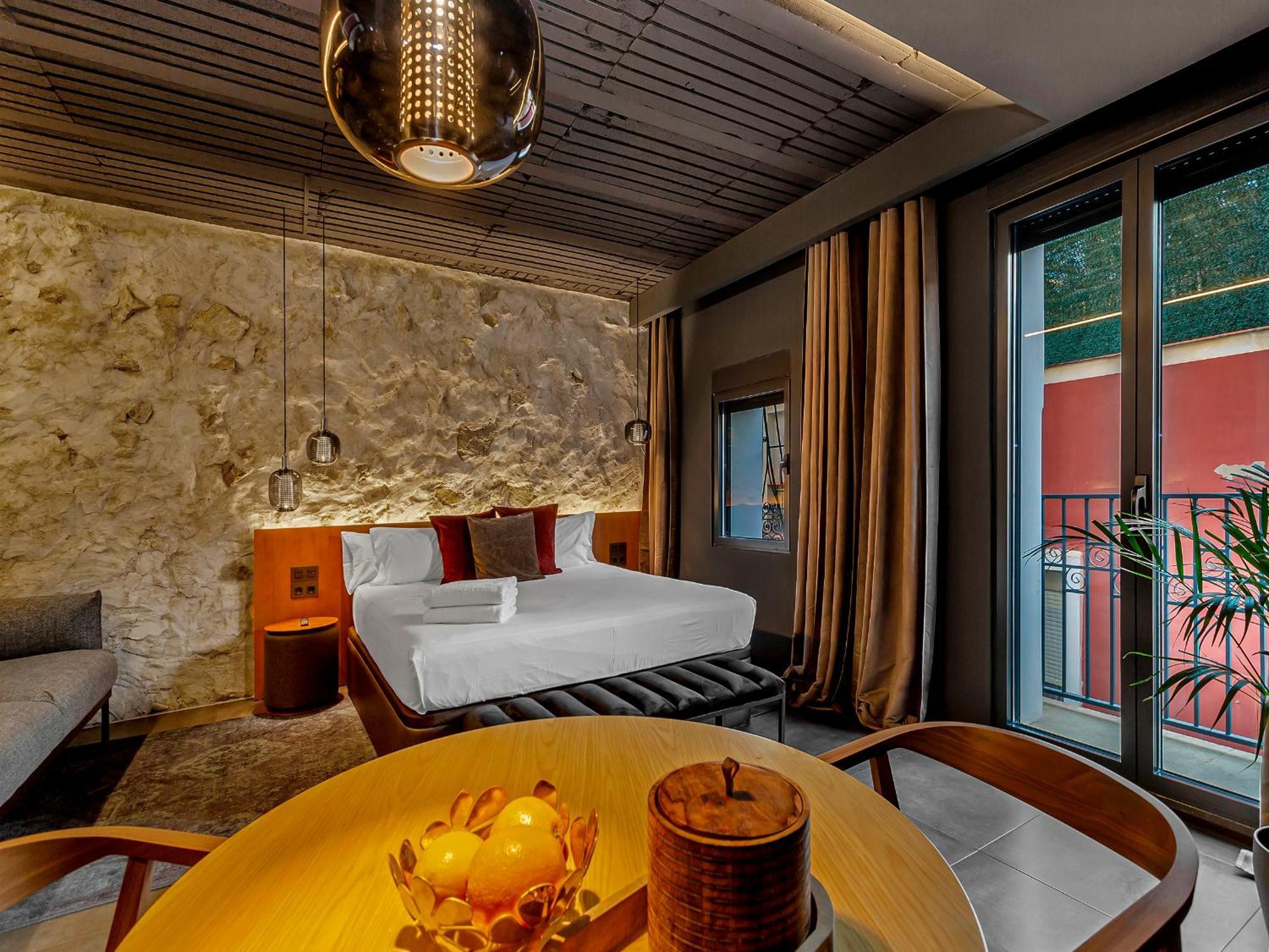 Evolution Luxury Aparthotel