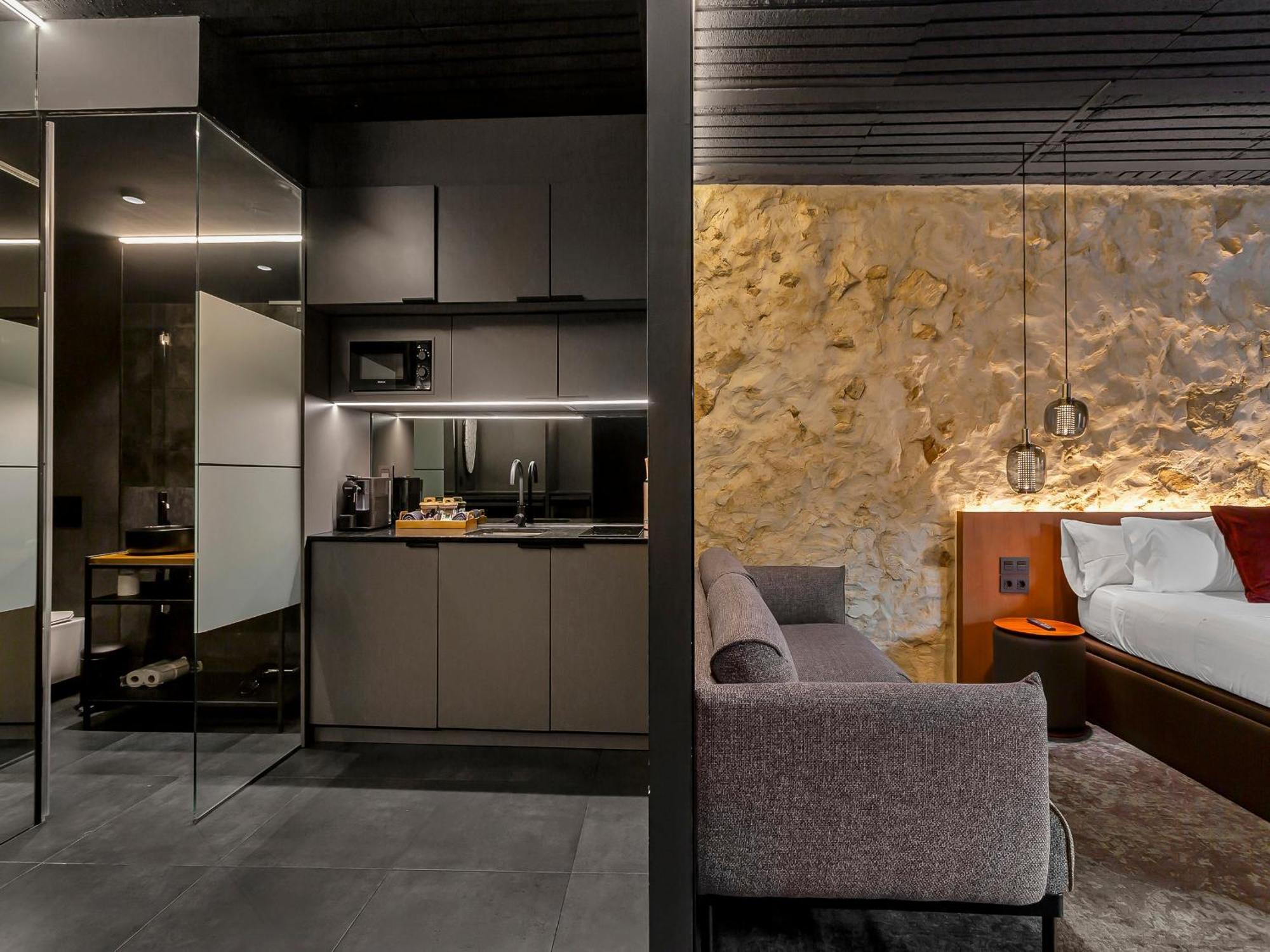 Evolution Luxury Aparthotel
