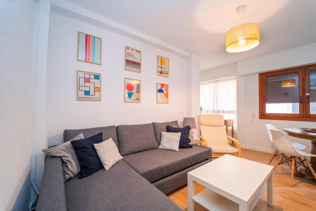 Authentic Alicante: Central Flat Near The Beach Apartment *