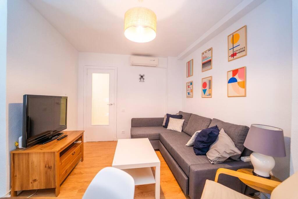 Authentic Alicante: Central Flat Near The Beach