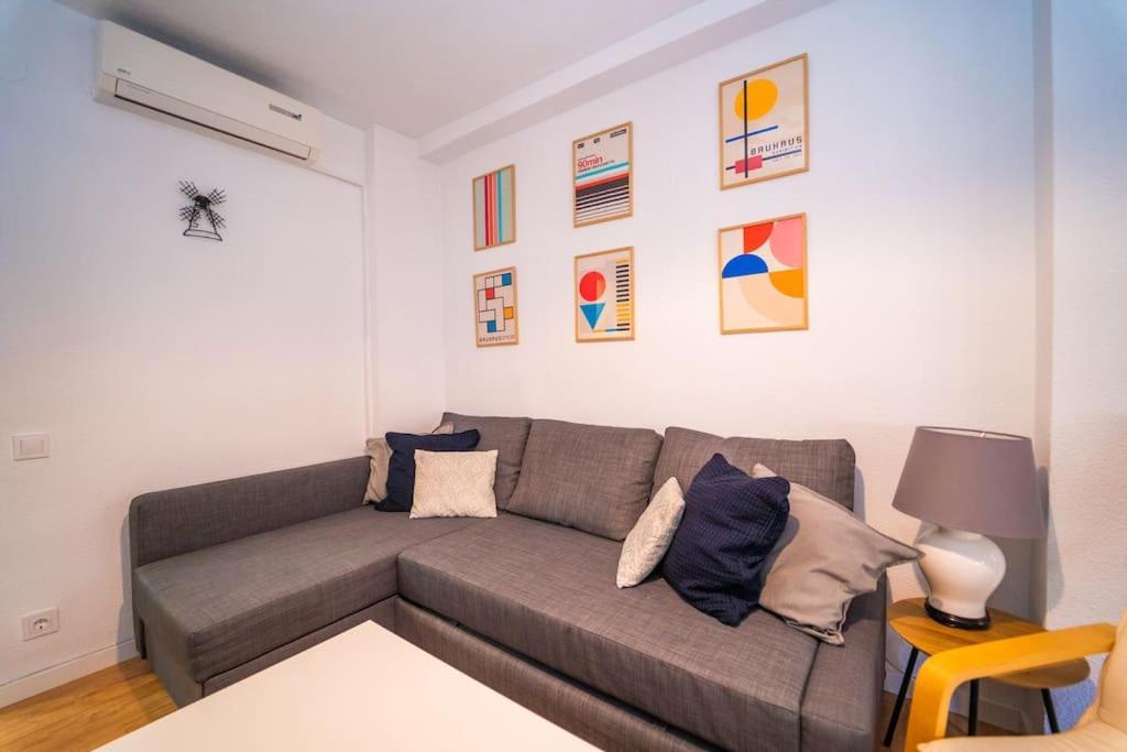 Authentic Alicante: Central Flat Near The Beach Apartment *