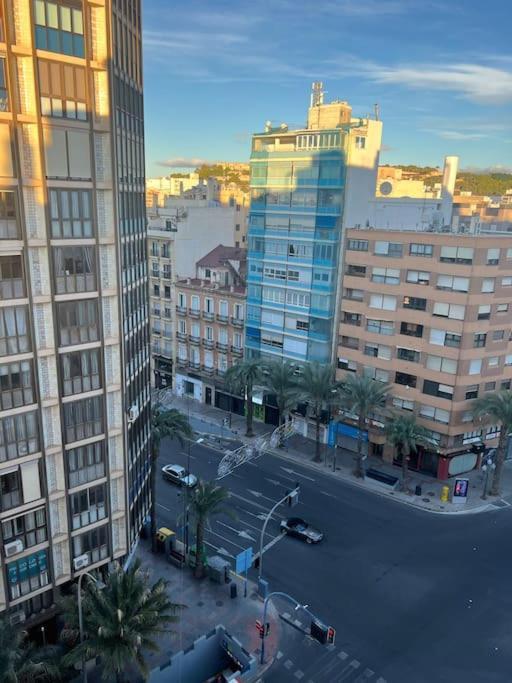 Apartment Centrally-located, Spacious Flat At Historic Centre & Short Walk To