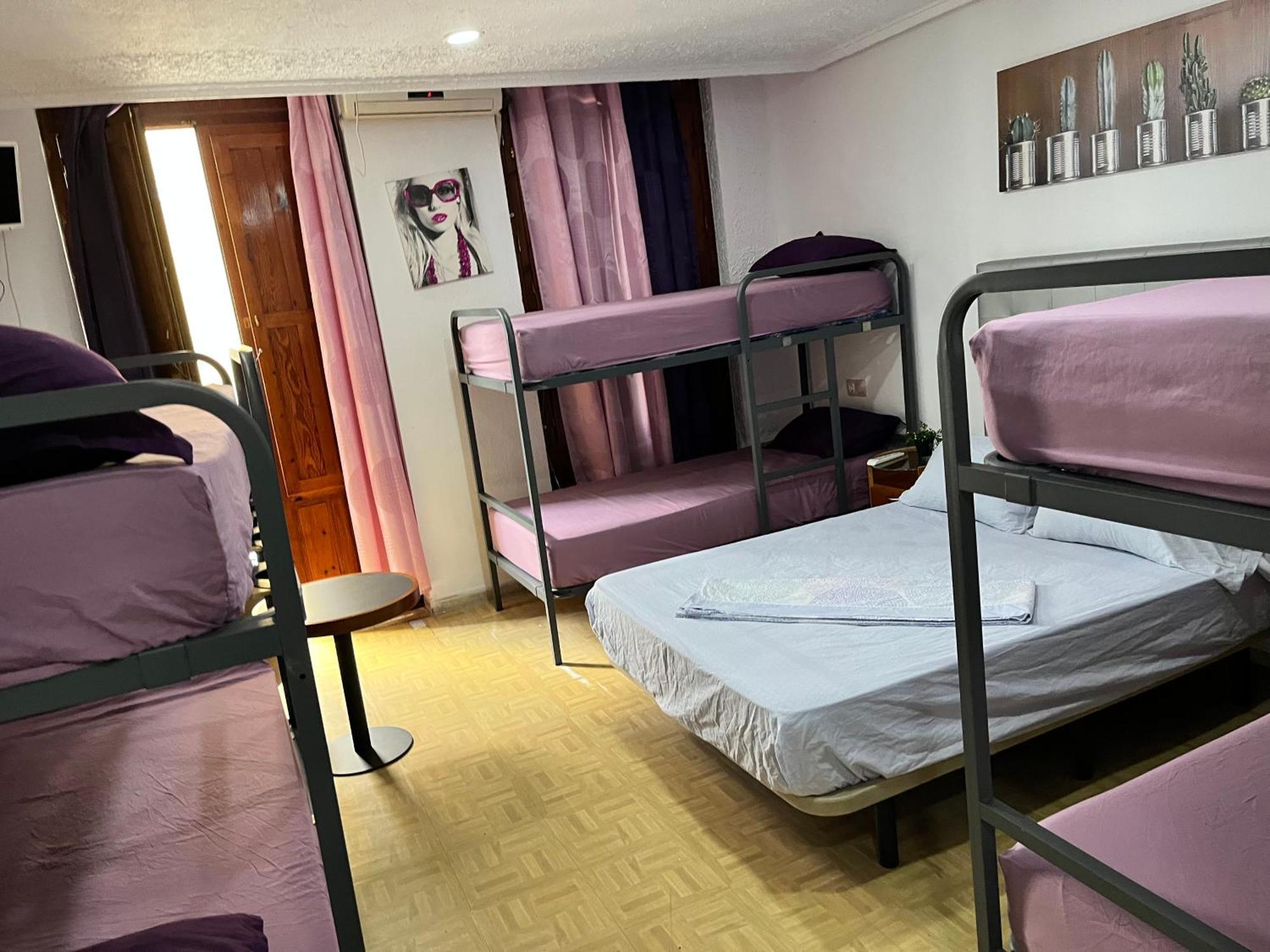 Mayor Hostal *