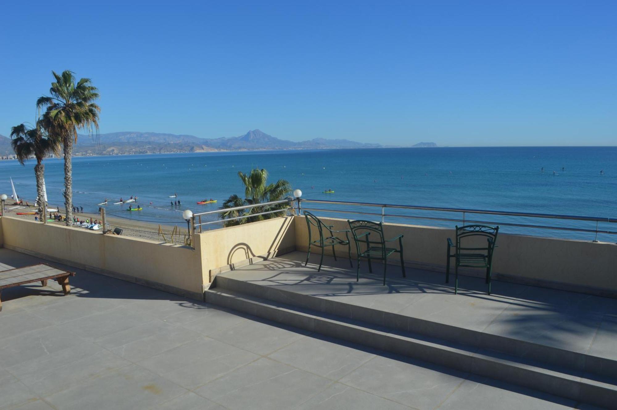 Apartamento Extraordinario Loft A Pie De Playa En Roquetes