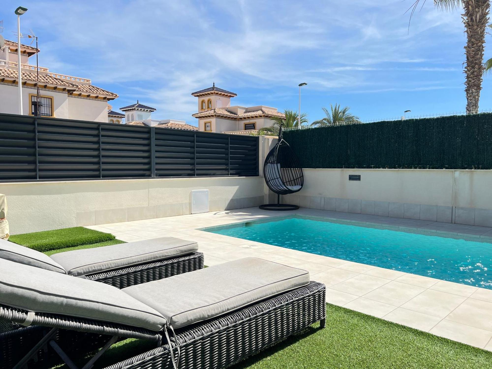 Deluxe La Marina