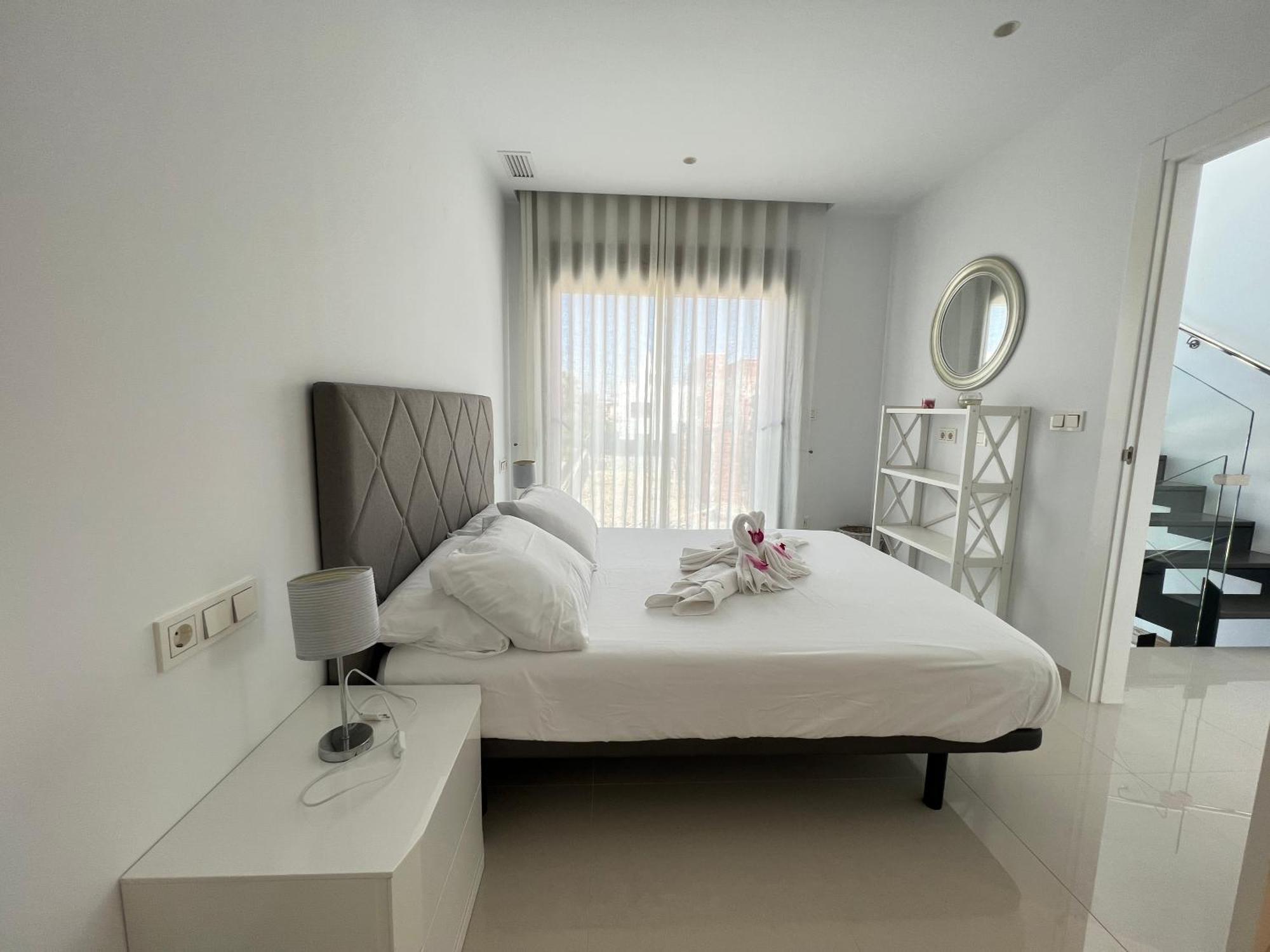 Deluxe La Marina