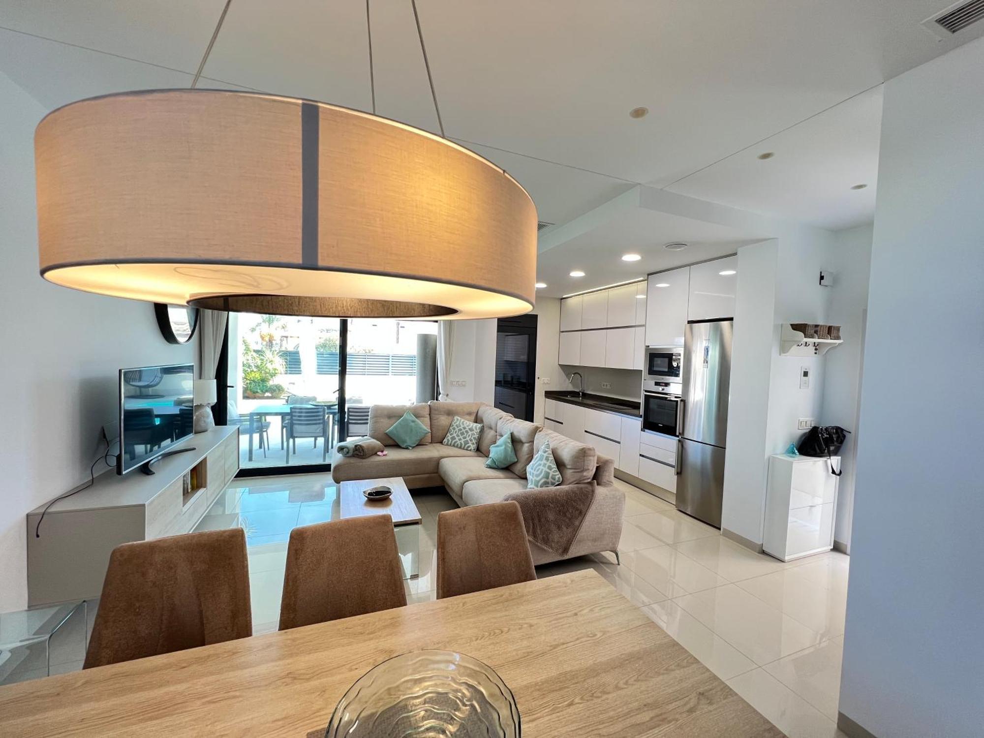 Deluxe La Marina Villa *