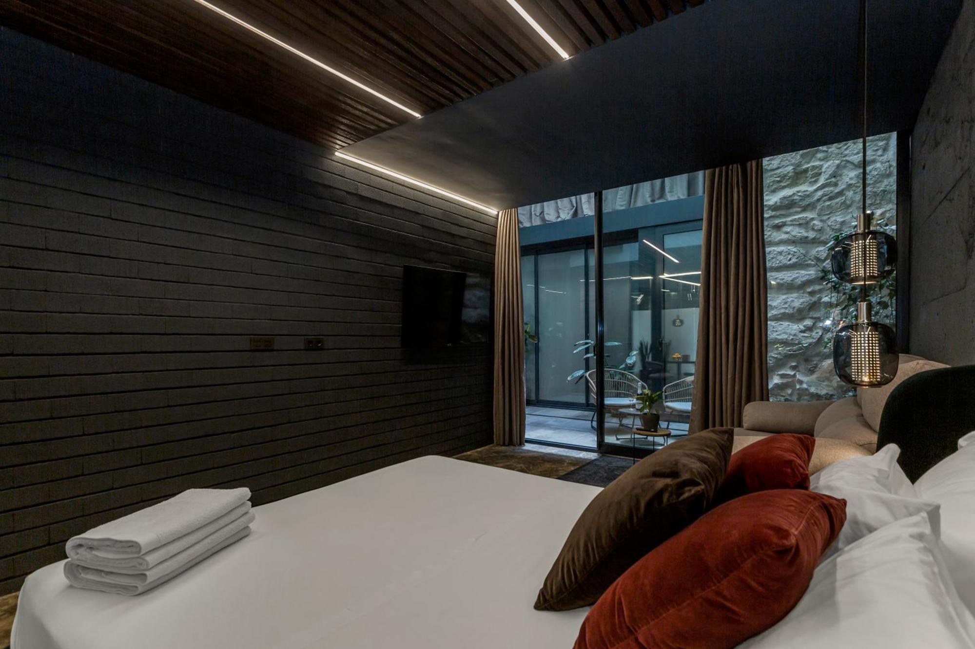 Evolution Luxury Aparthotel