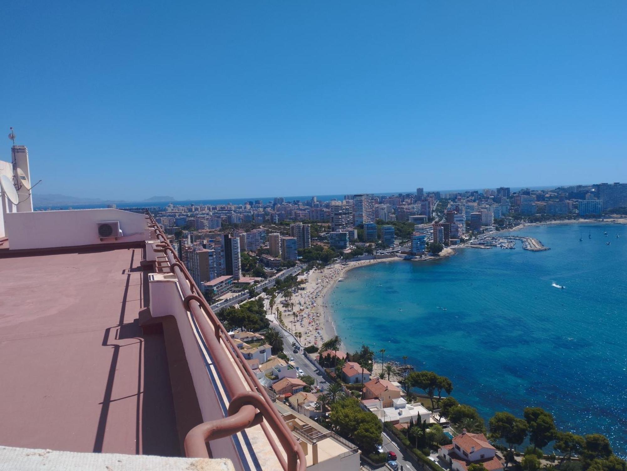 A 50 Metros Del Mar Y En 2 Paradas De Bus Estas En El Centro De * Alicante