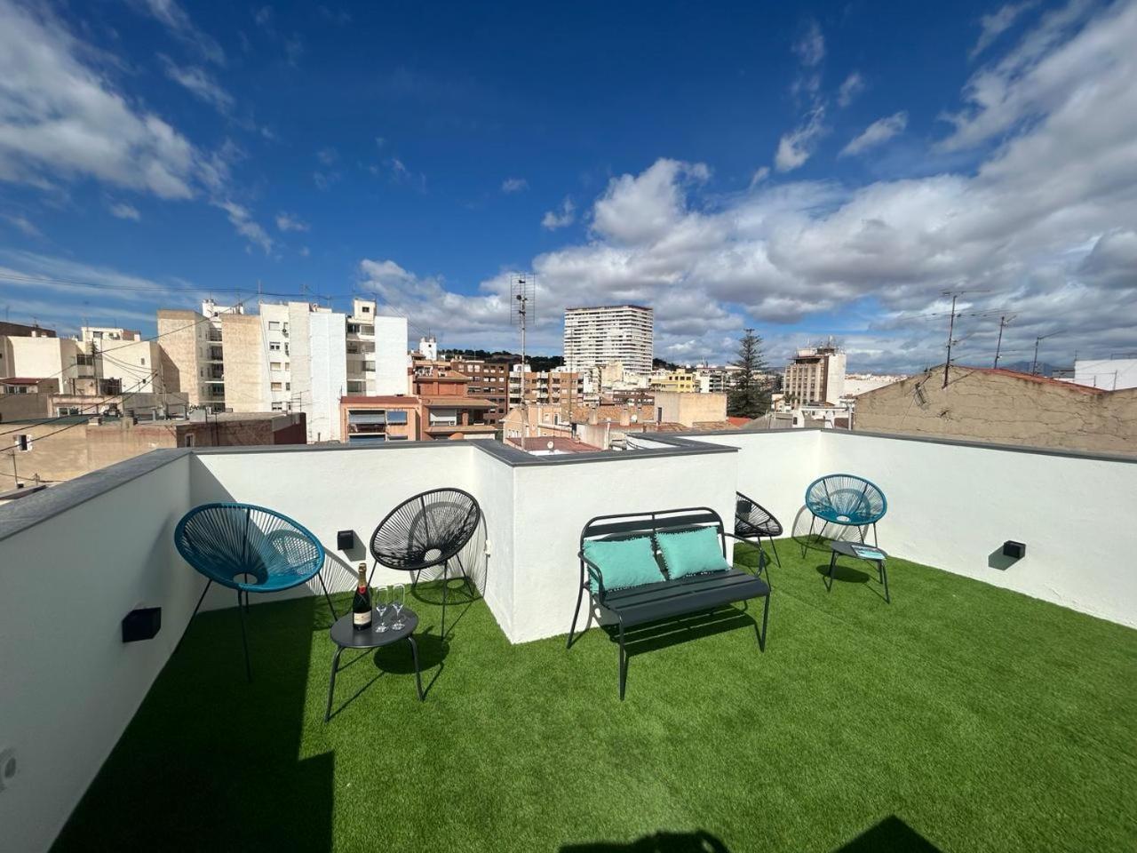 Happy Life Aparthotel