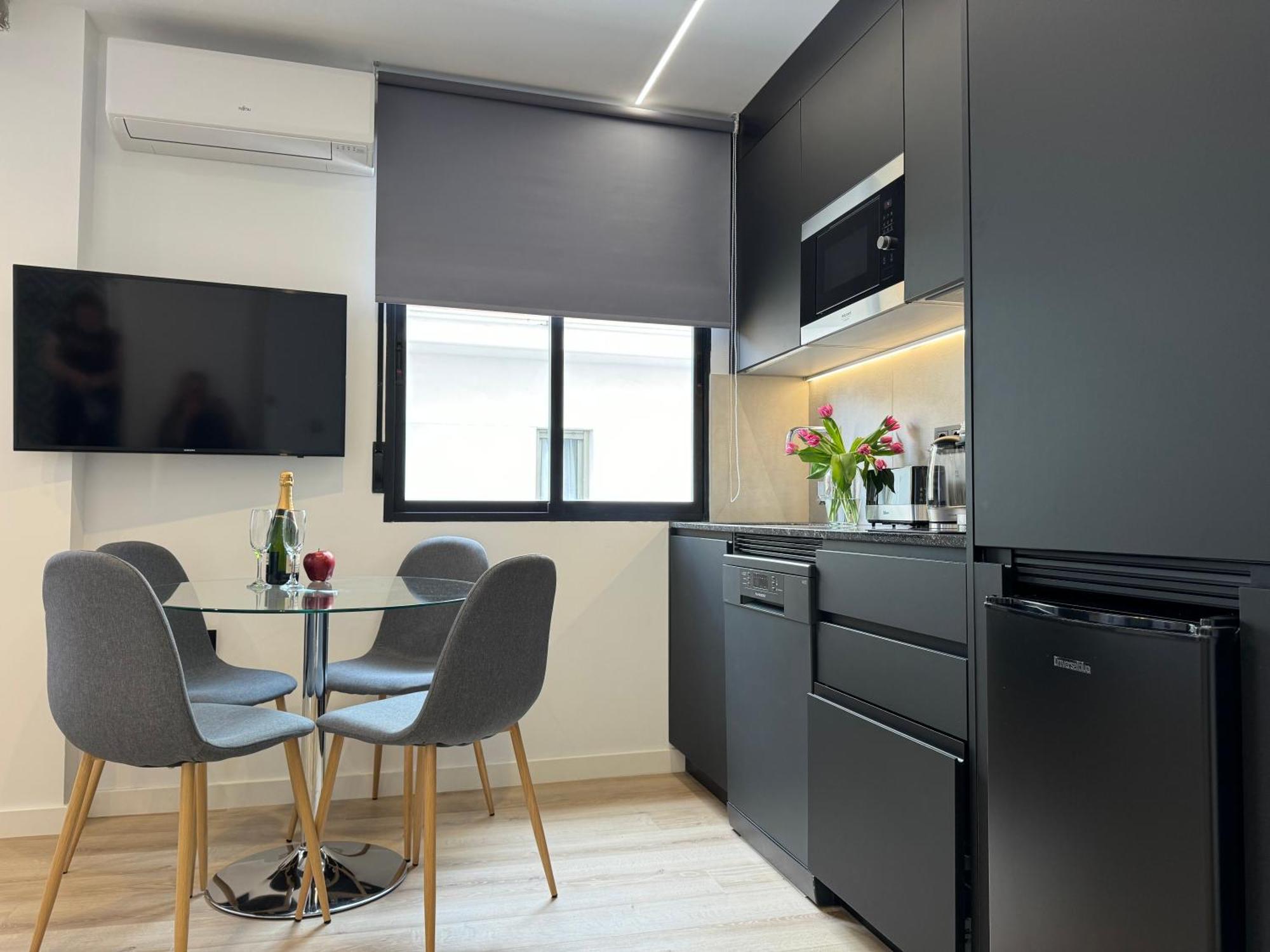 Aparthotel Happy Life 5*