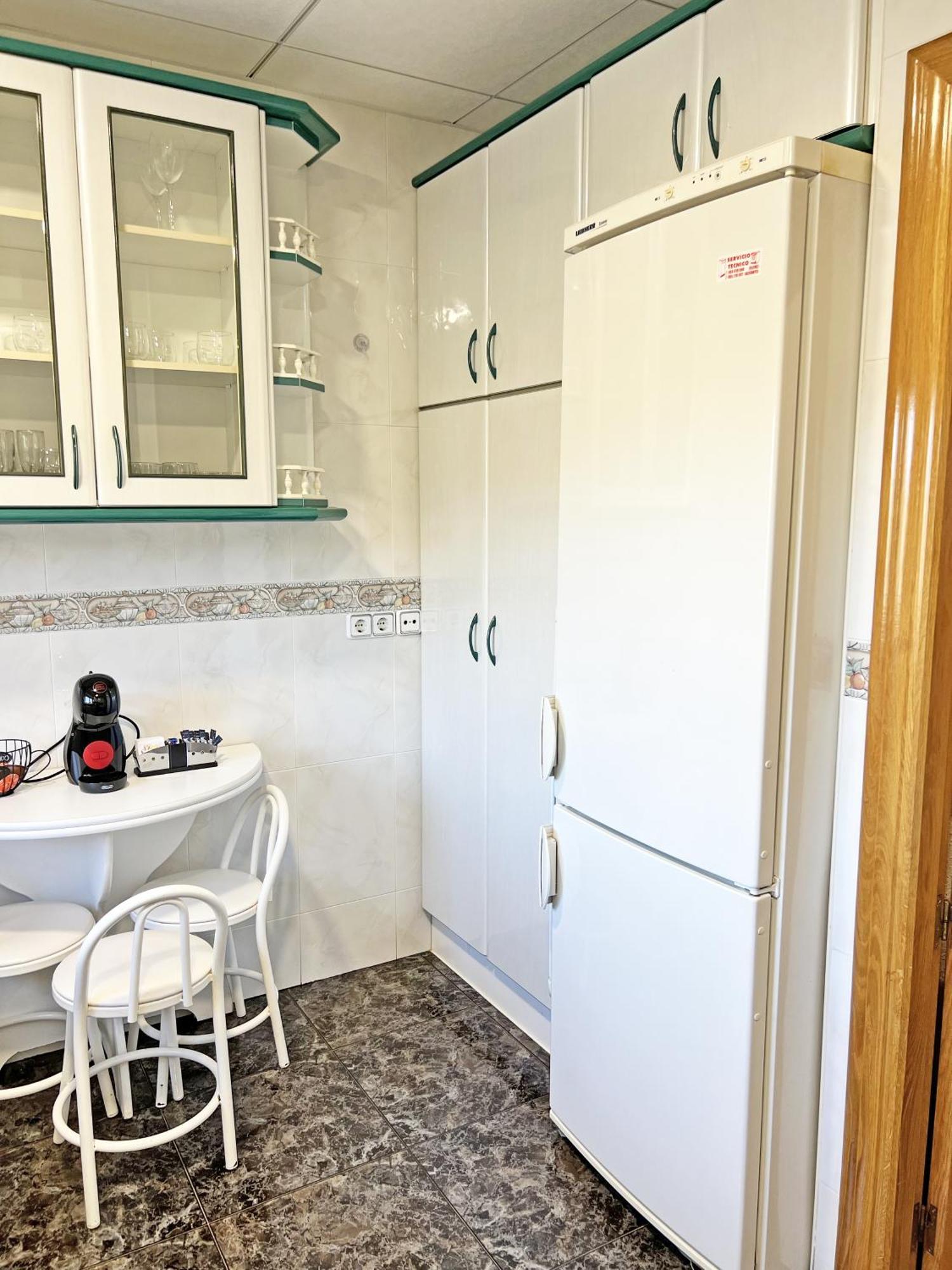 Apartamento A 100m De La Playa. 2 Hab. A/c Alicante