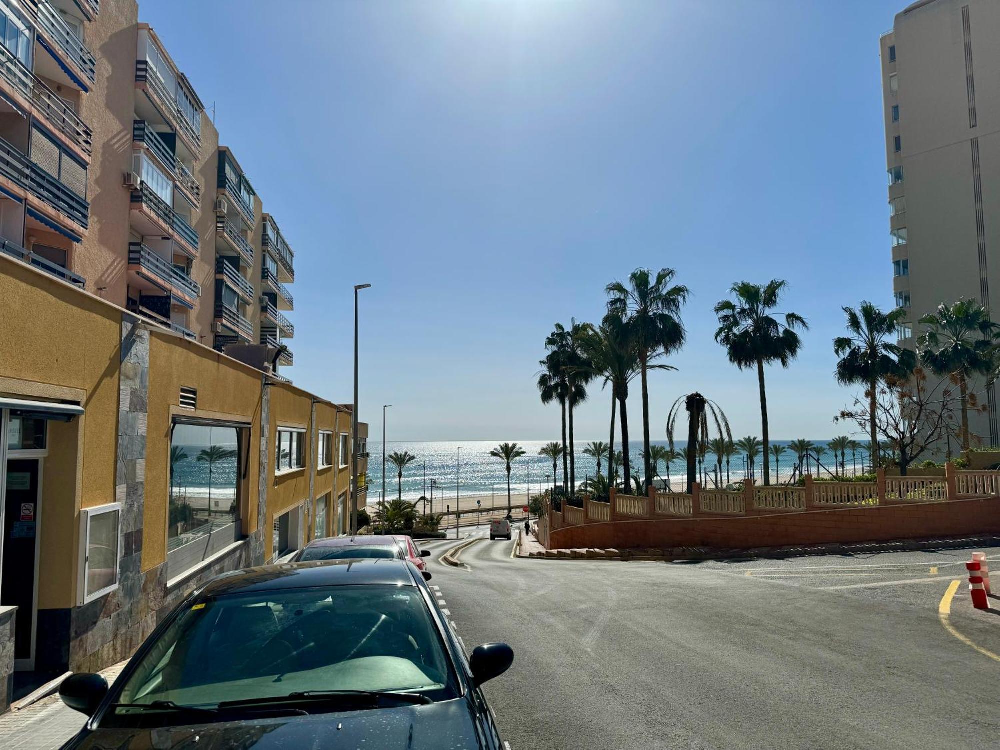 Vistas Al Mar, Piscina Y Playa * Alicante