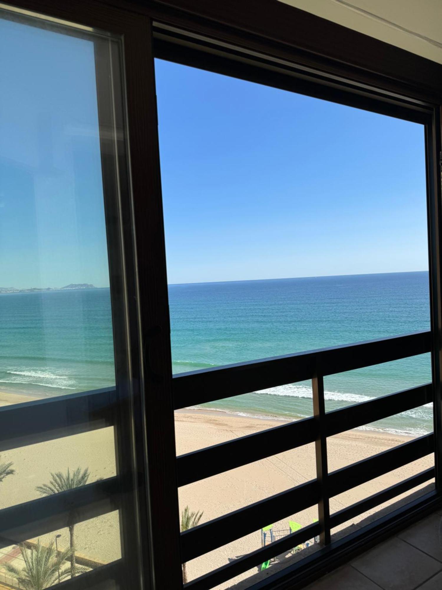 Vistas Al Mar, Piscina Y Playa