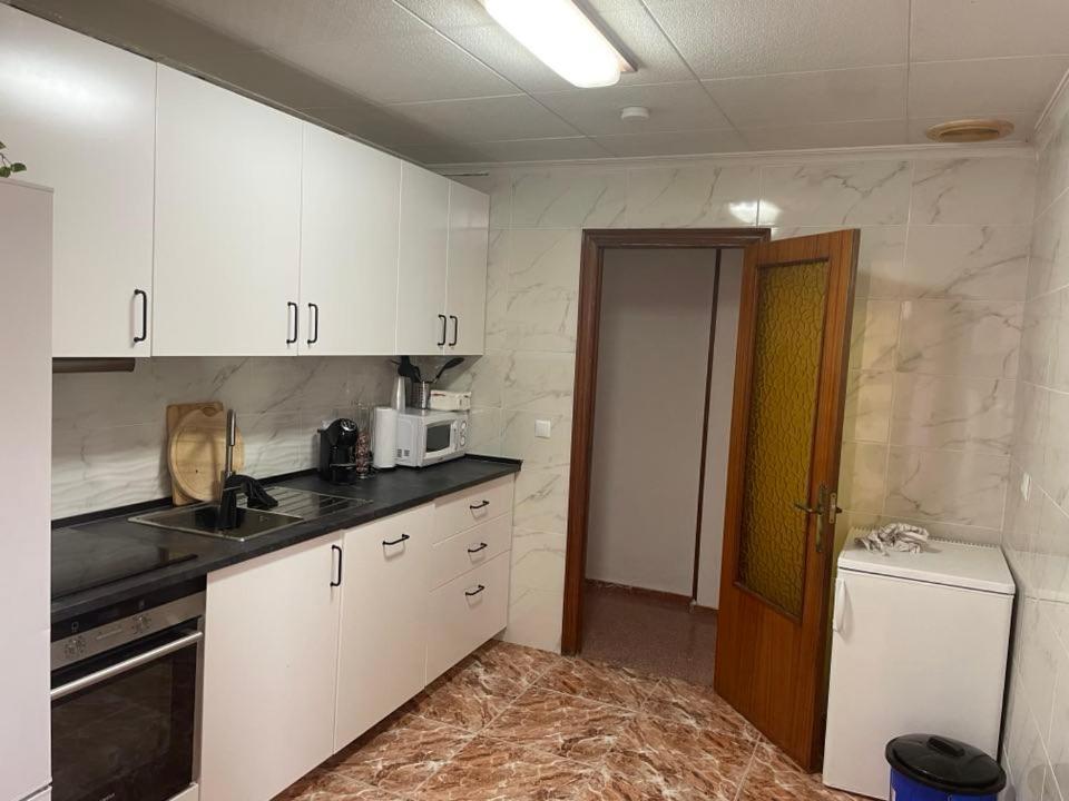 Piso Grande Amplio Grandes Grupos 4 2 Baños, 4ac Y Wifi Apartamento