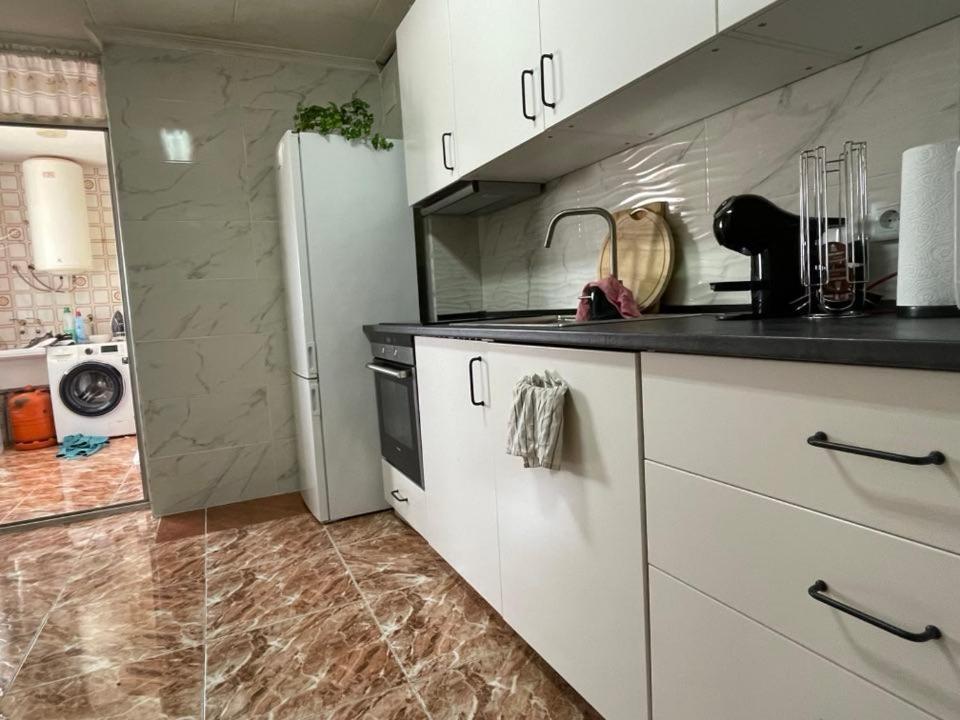 Apartamento Piso Grande Amplio Grandes Grupos 4 2 Baños, 4ac Y Wifi Alicante