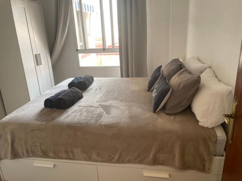 Piso Grande Amplio Grandes Grupos 4 2 Baños, 4ac Y Wifi *