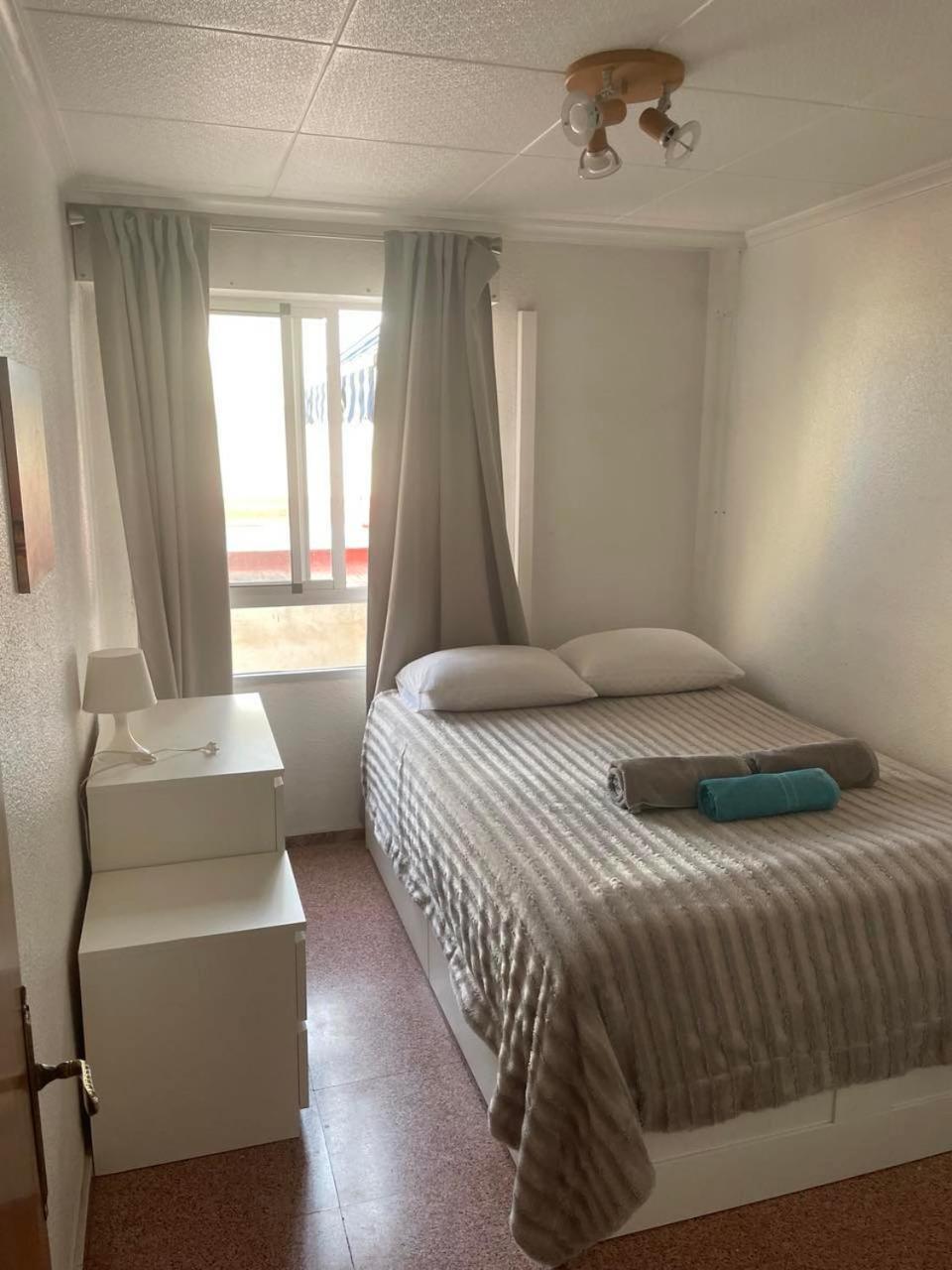 Piso Grande Amplio Grandes Grupos 4 2 Baños, 4ac Y Wifi Apartamento *