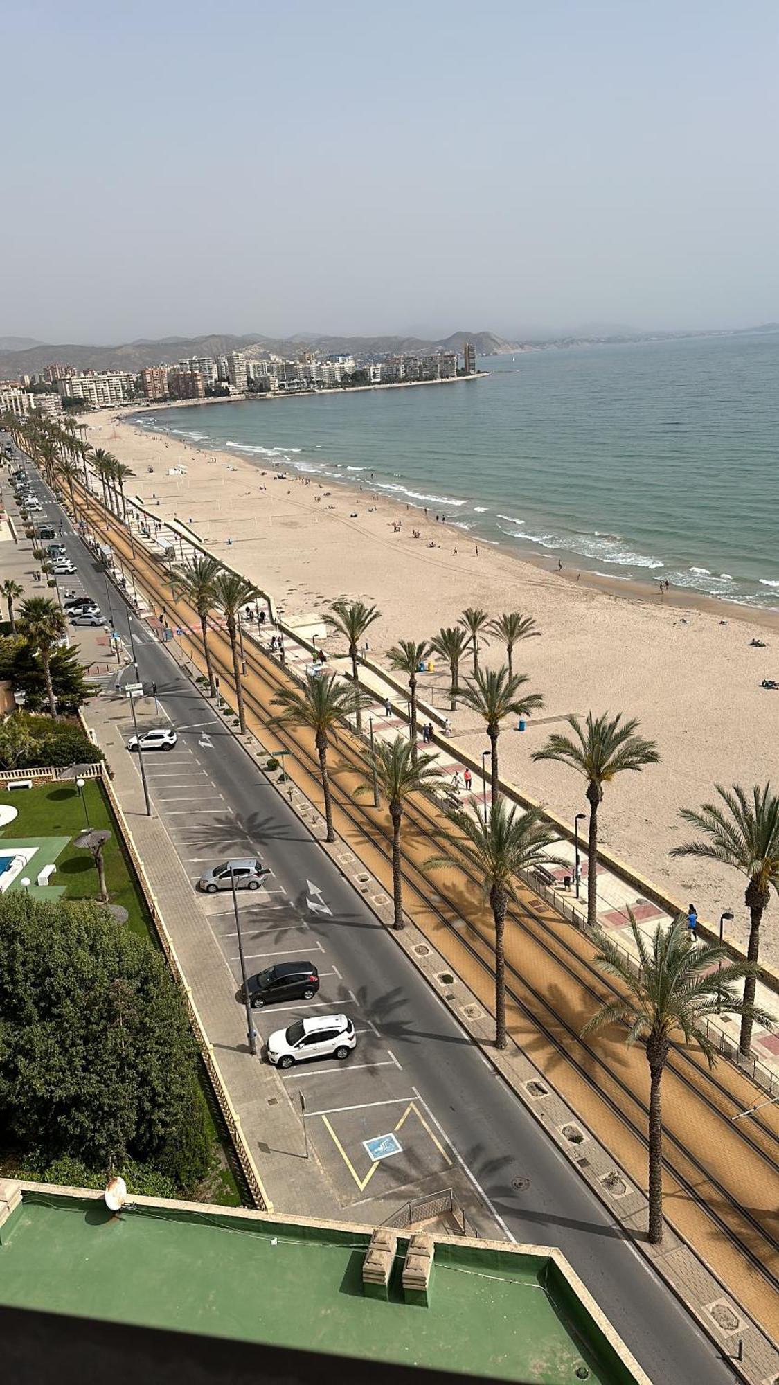 Vistas Al Mar, Piscina Y Playa *