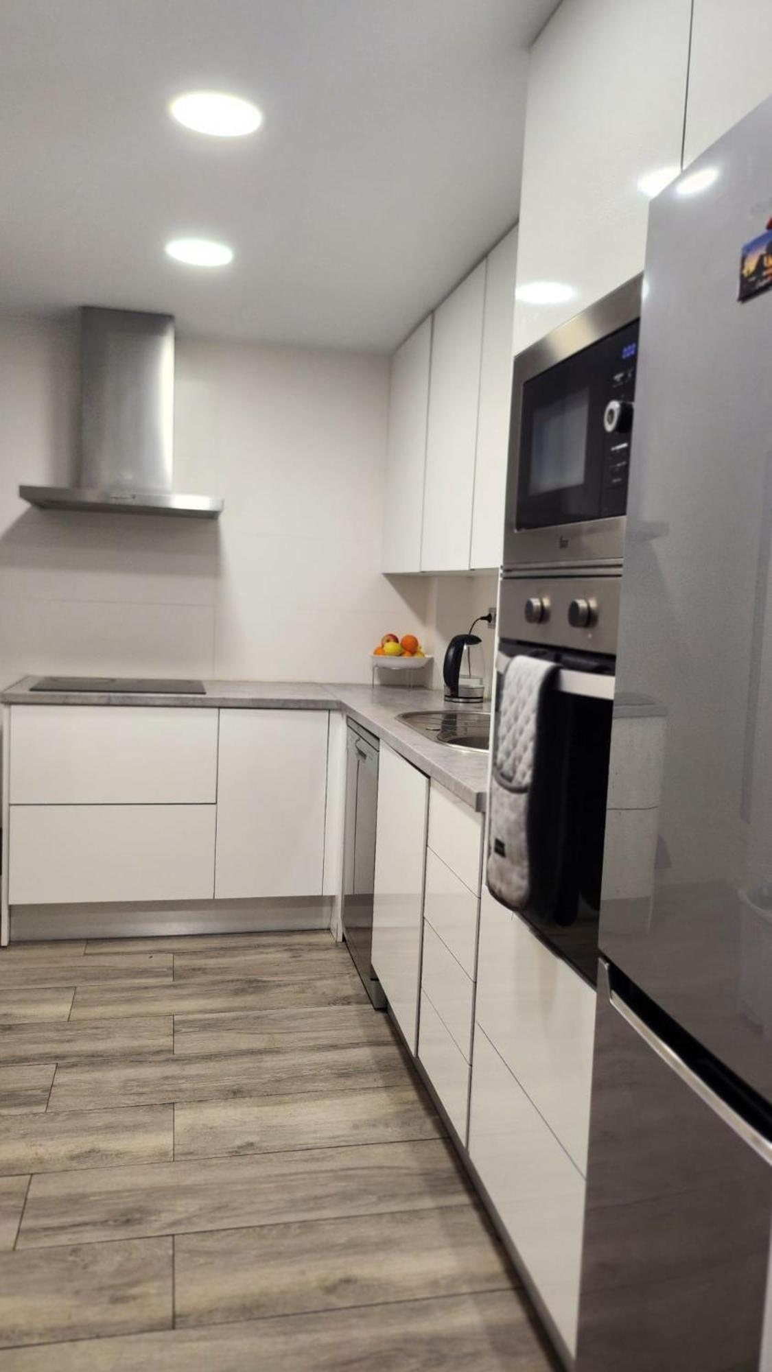 Larambla 3 Bdrm Apartment *