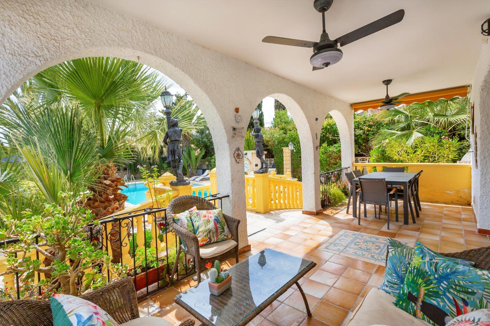 La Font With Pool And Bbq