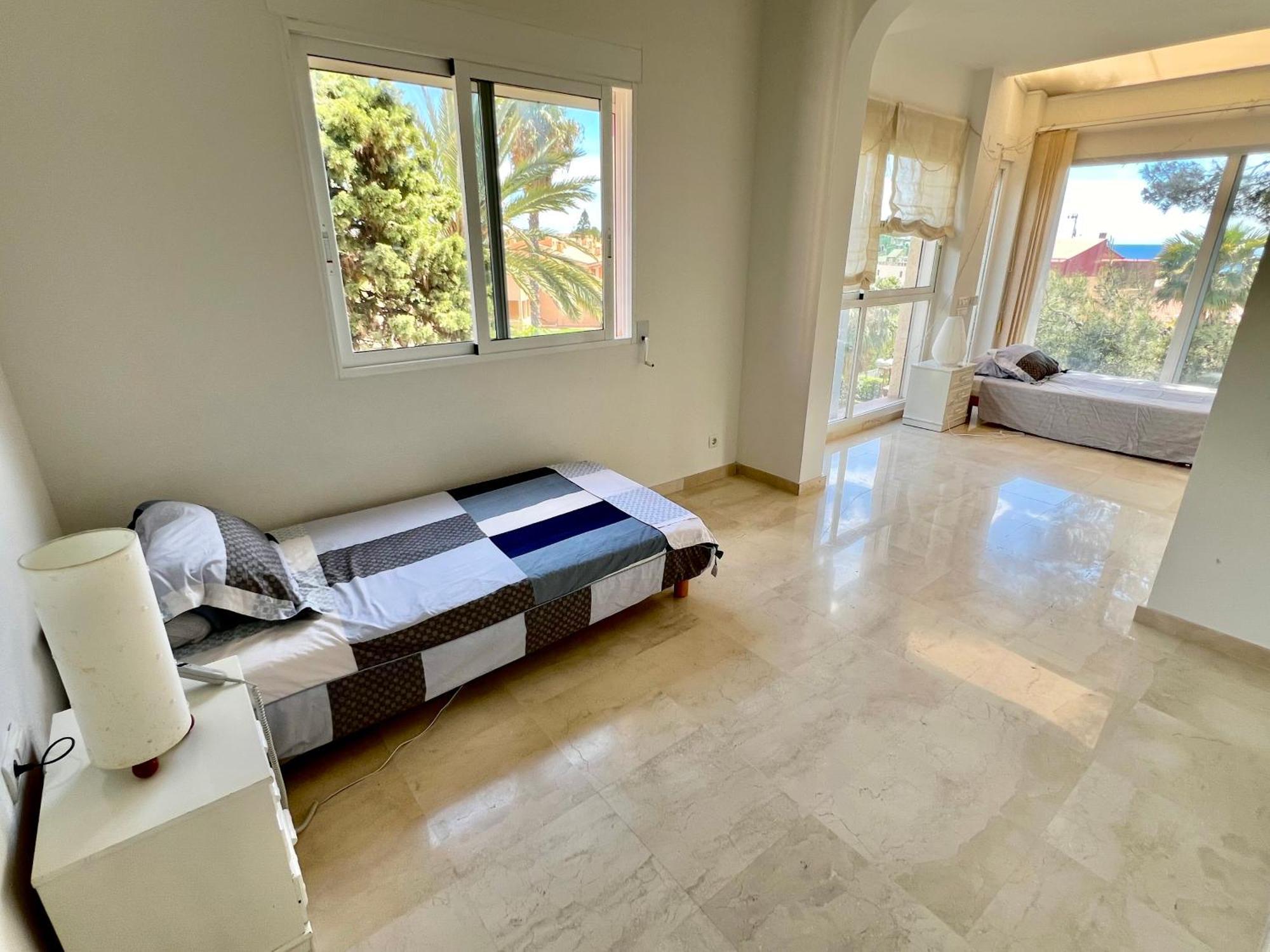 Сasa de vacaciones Beachside 4-bedroom With Pool *