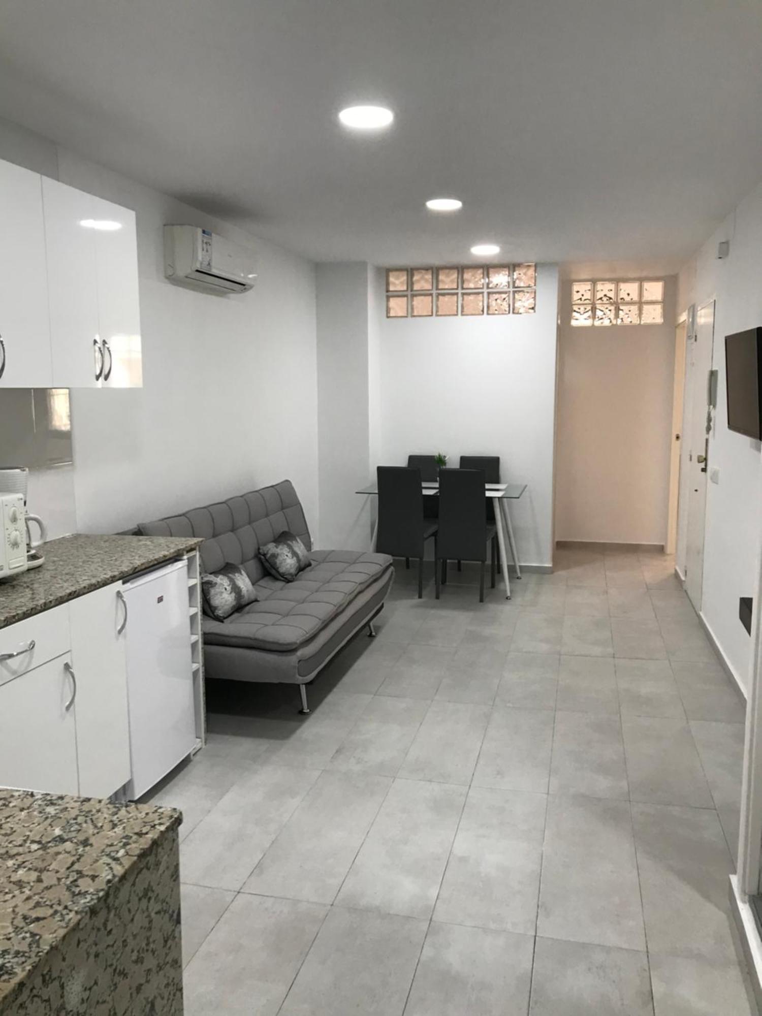 15 Rafael Altamira Apartmento * Alicante