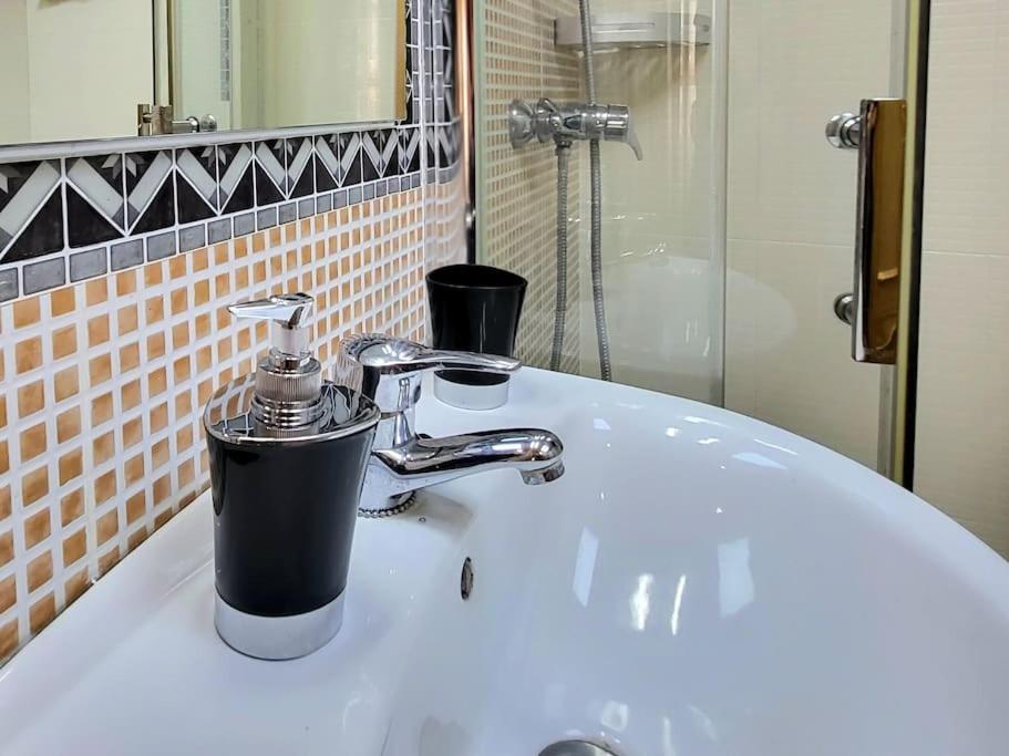 Flamenco, Apartamento Exclusivo De Dos En El Pleno Del Casco Antiguo, Alicante, Playa, Centro Historico, Rambla *