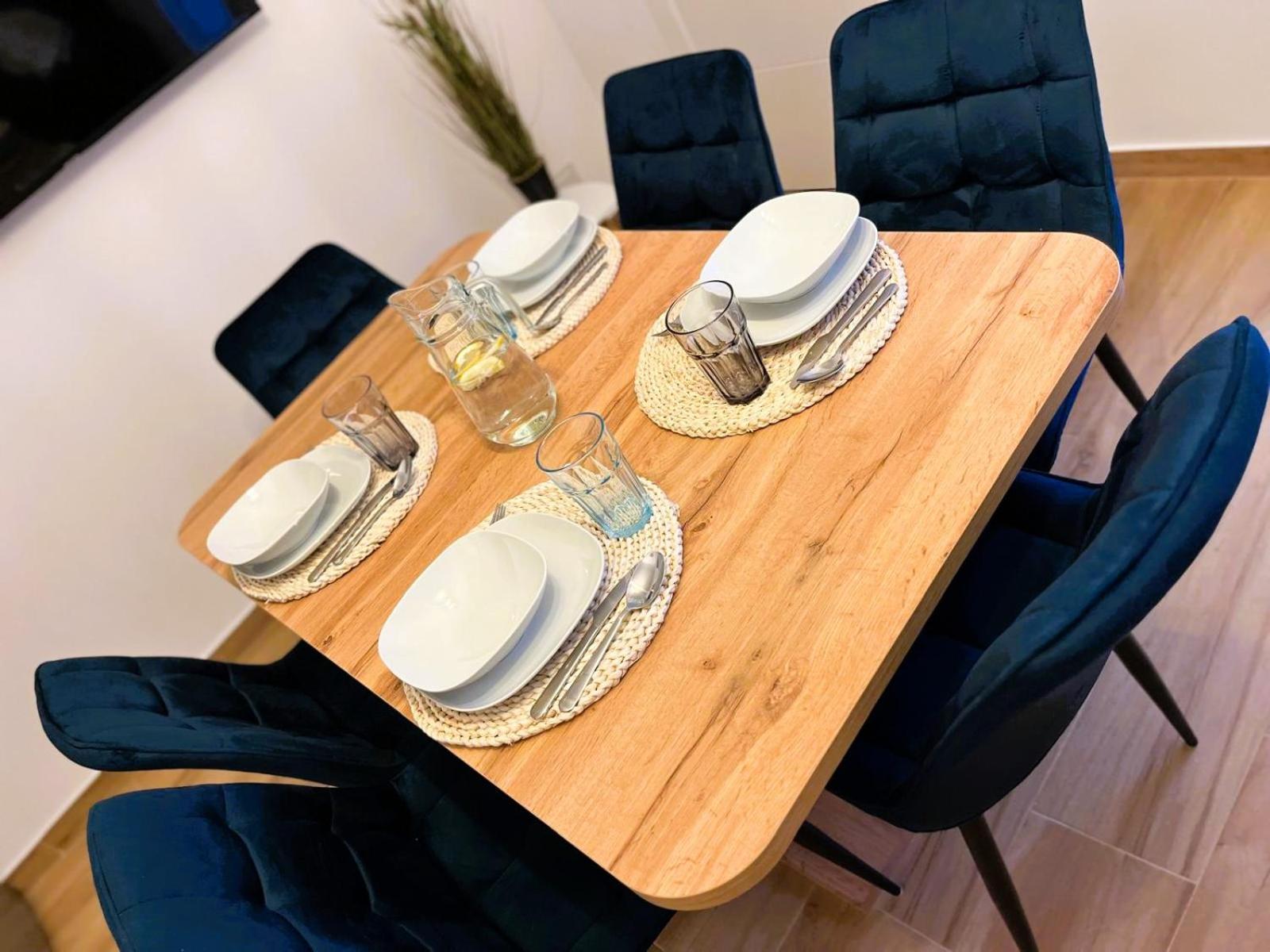 La Promenade Apartment