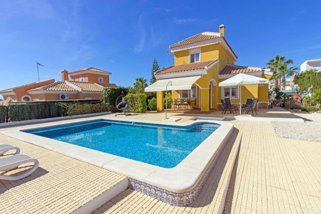 Sr105 4 Bed Family With Private Pool *
