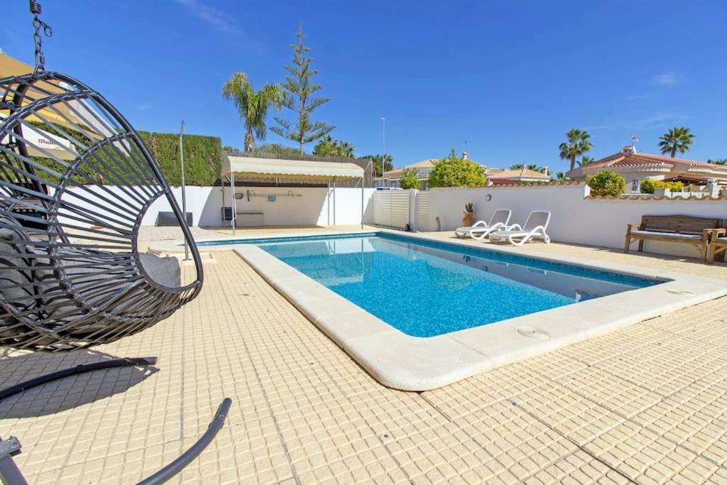 Sr105 4 Bed Family With Private Pool *