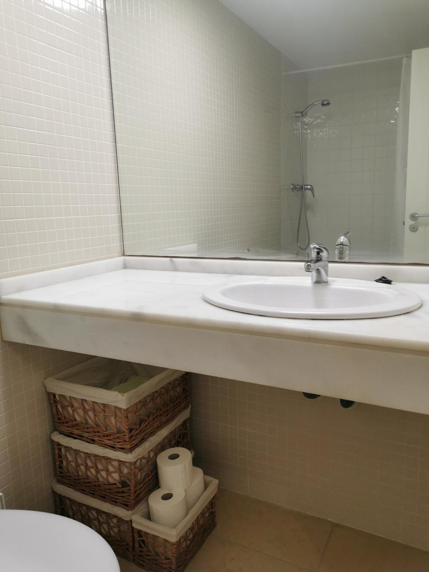 Primera Linea Y Con Encato Enplaya De San Juan Apartamento *