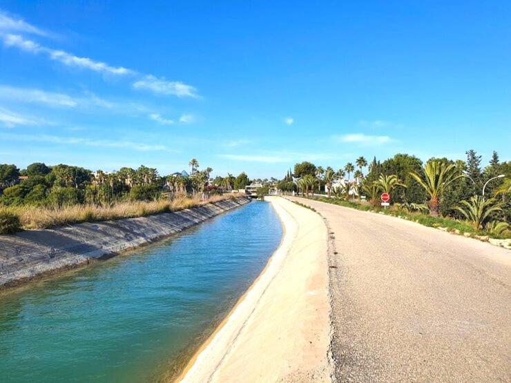 Villamartin Palms Stylish Close To Golf And Ocean With Garden Views