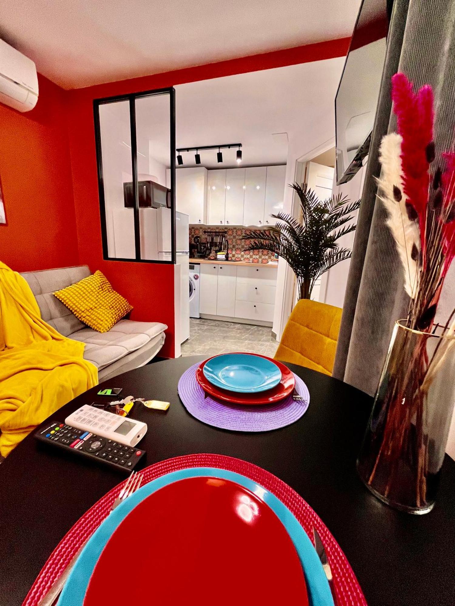 Dos Colores-Design Apartments Alicante Centro, Patio O Parking *