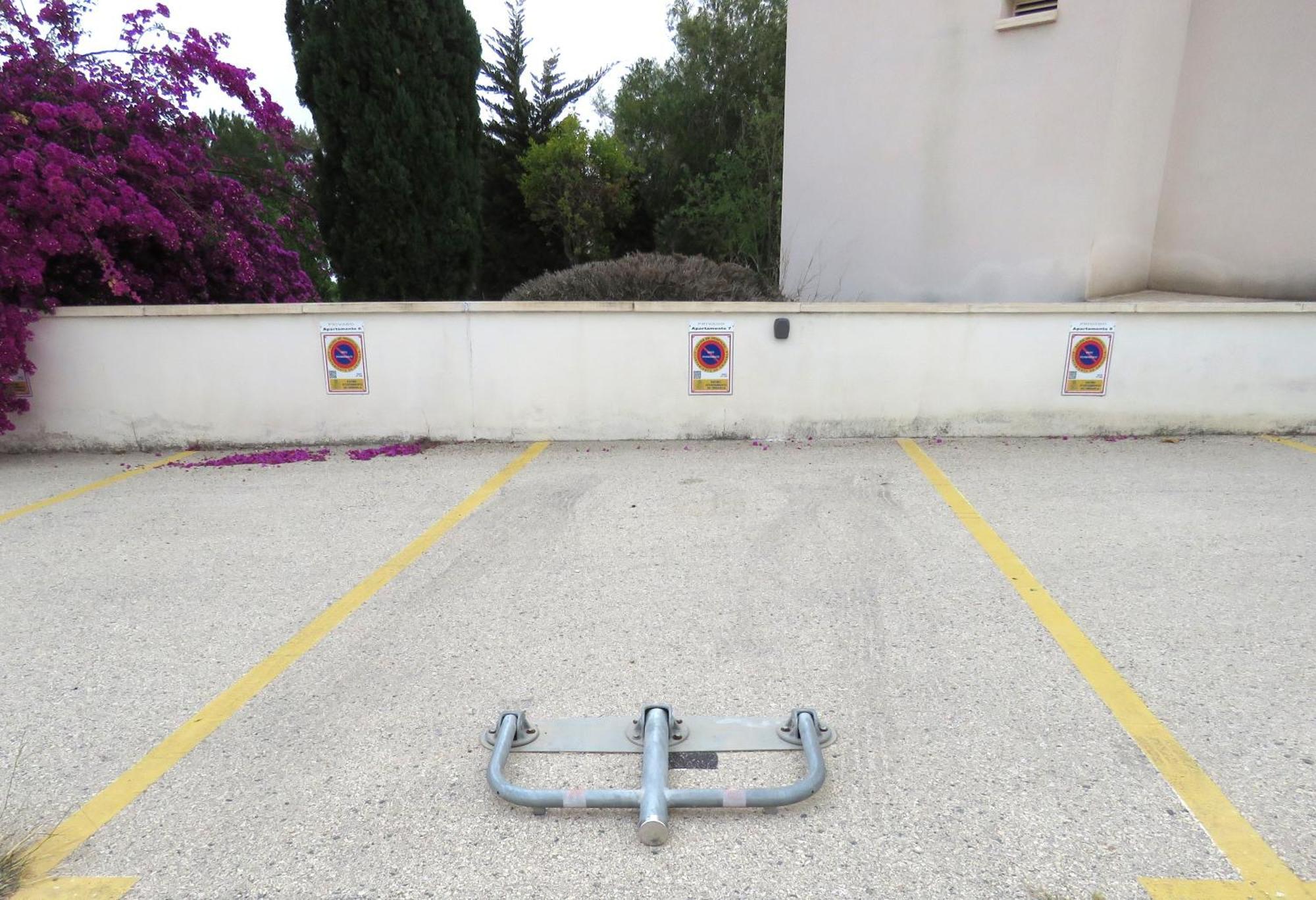 Villamartin Palms Stylish Close To Golf And Ocean With Garden Views