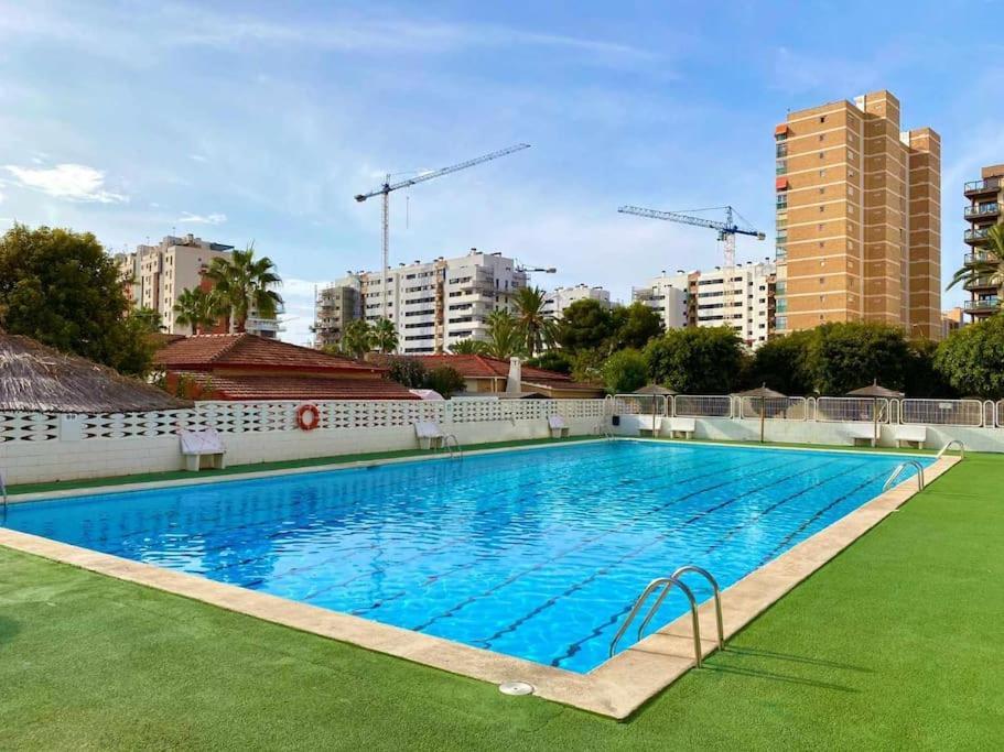 Apartamento Apto Reformado 2-4 Pax, Wifi, Piscina Y Parking Junto A La Playa *