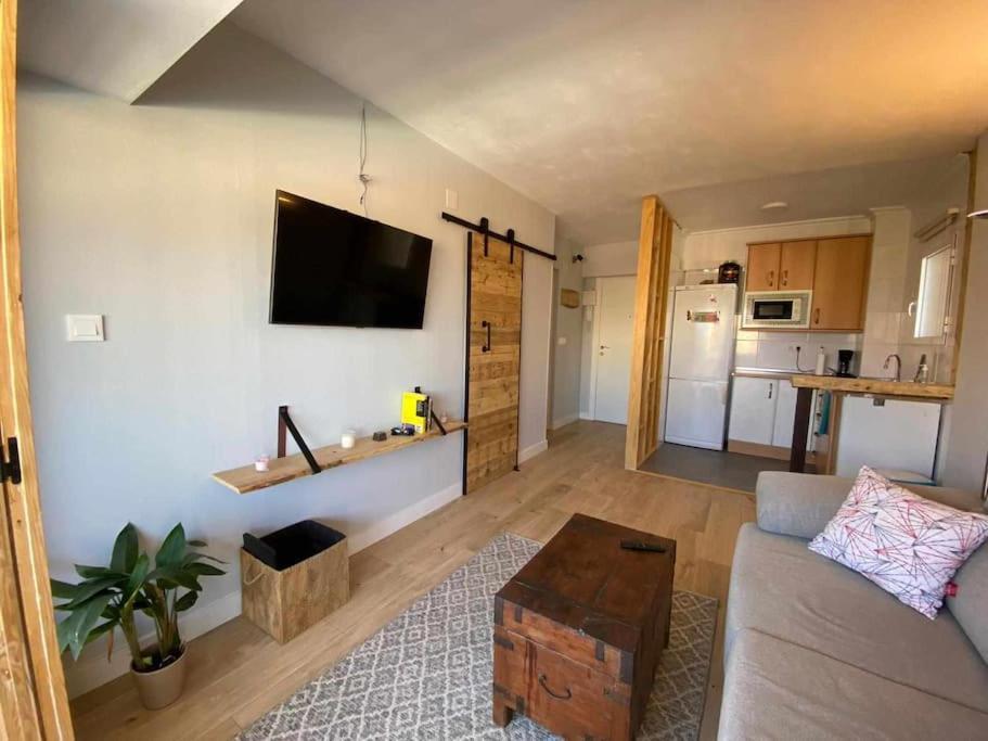 Apto Reformado 2-4 Pax, Wifi, Piscina Y Parking Junto A La Playa