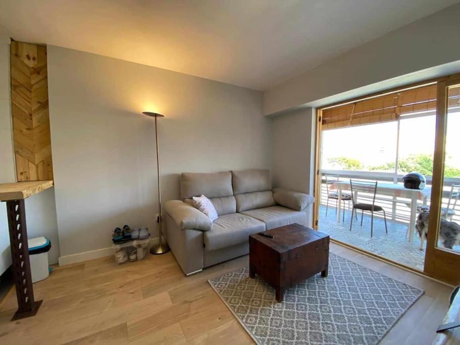Apartamento Apto Reformado 2-4 Pax, Wifi, Piscina Y Parking Junto A La Playa