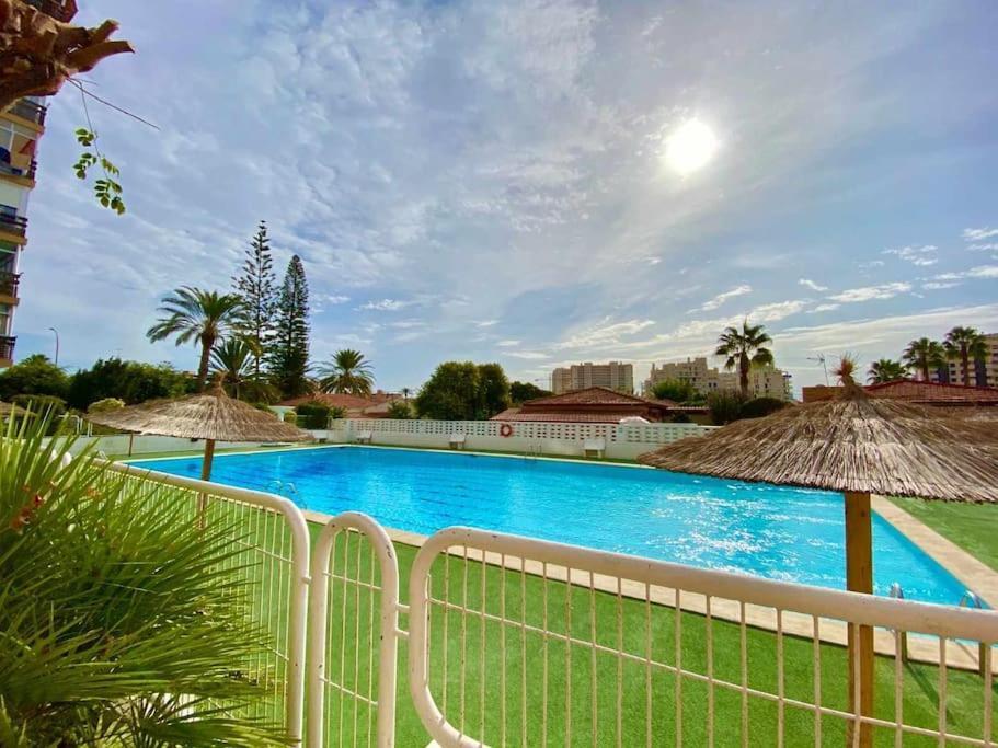 Apto Reformado 2-4 Pax, Wifi, Piscina Y Parking Junto A La Playa Apartamento