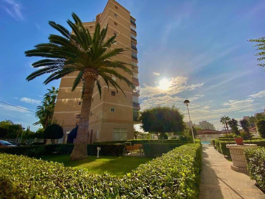 Apartamento Apto Reformado 2-4 Pax, Wifi, Piscina Y Parking Junto A La Playa