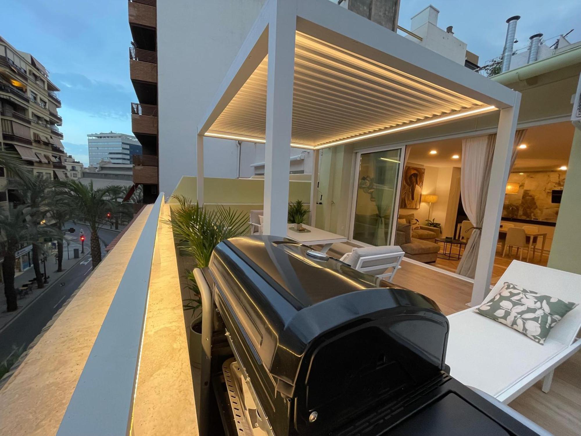 Gran Atico Con Terraza En El Centro De Apartamento Alicante