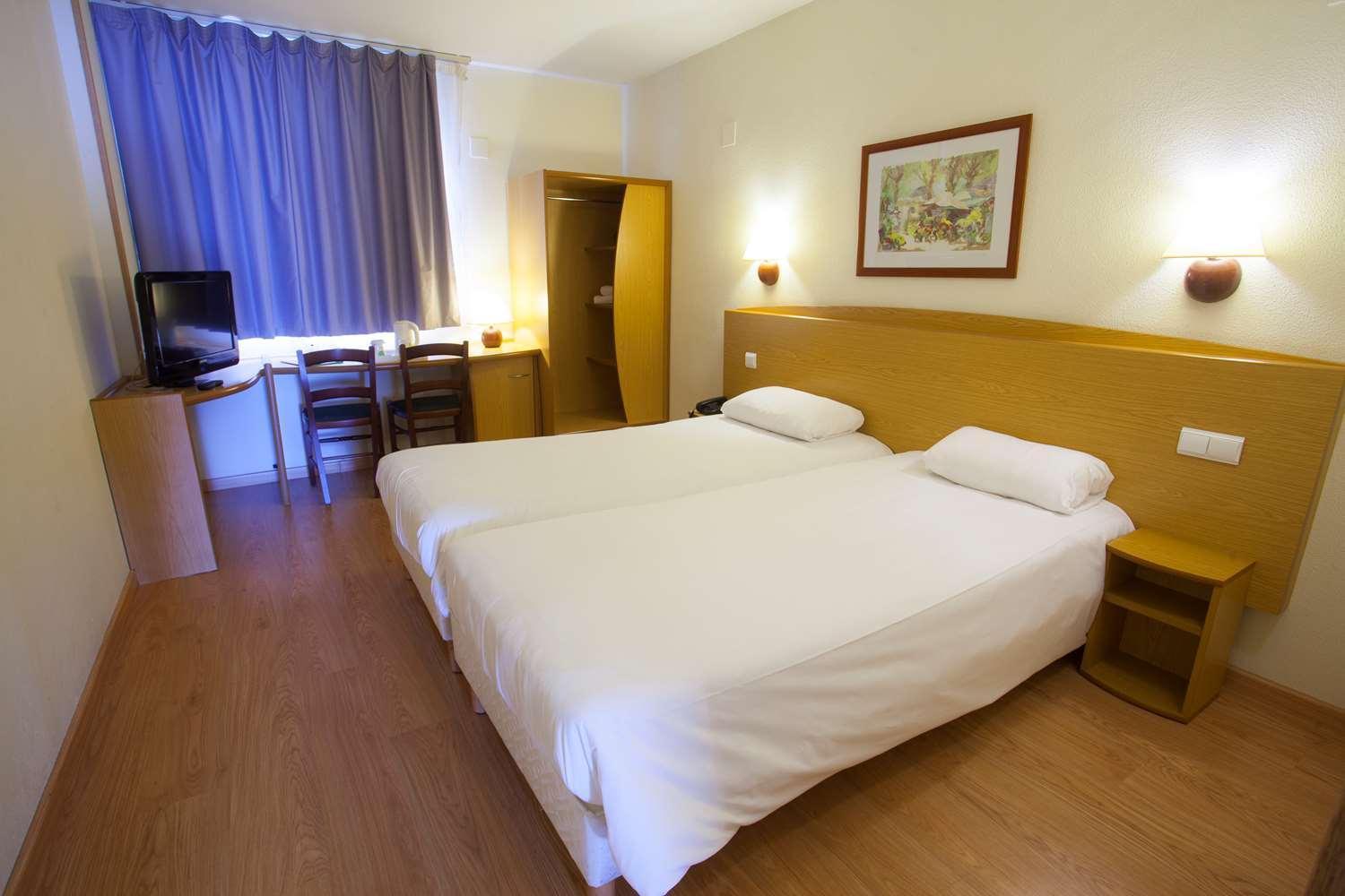 Campanile Hotel 3*