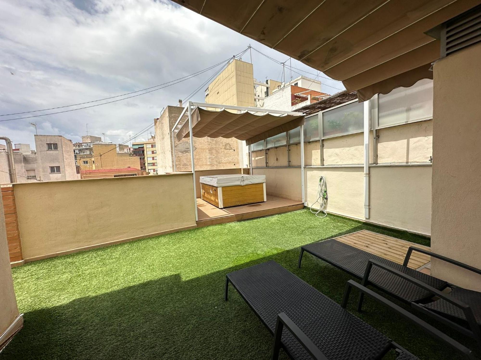 Jacuzzi Penthouse In Center Apartment
