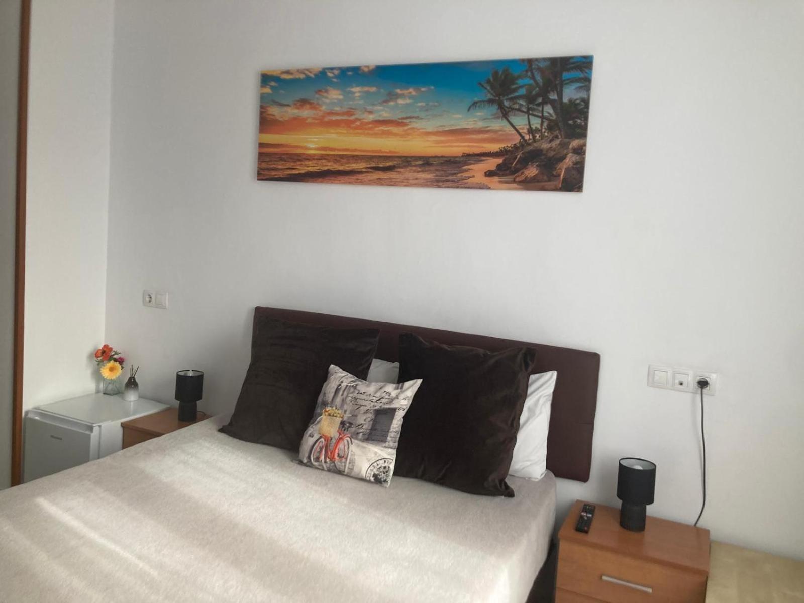 With Private Bathroom And Balcony Nearby The Mercado Central, Center And