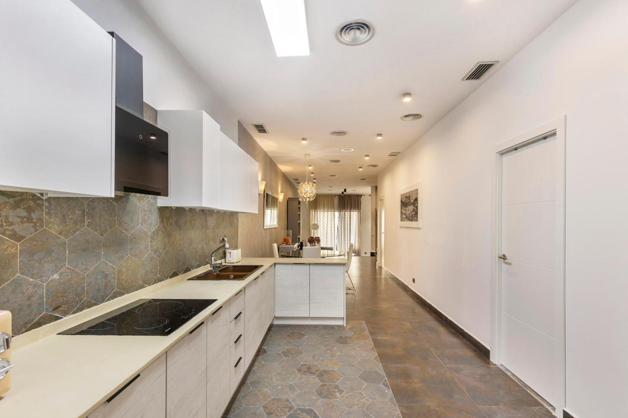 Apartamento Modern With Patio In *
