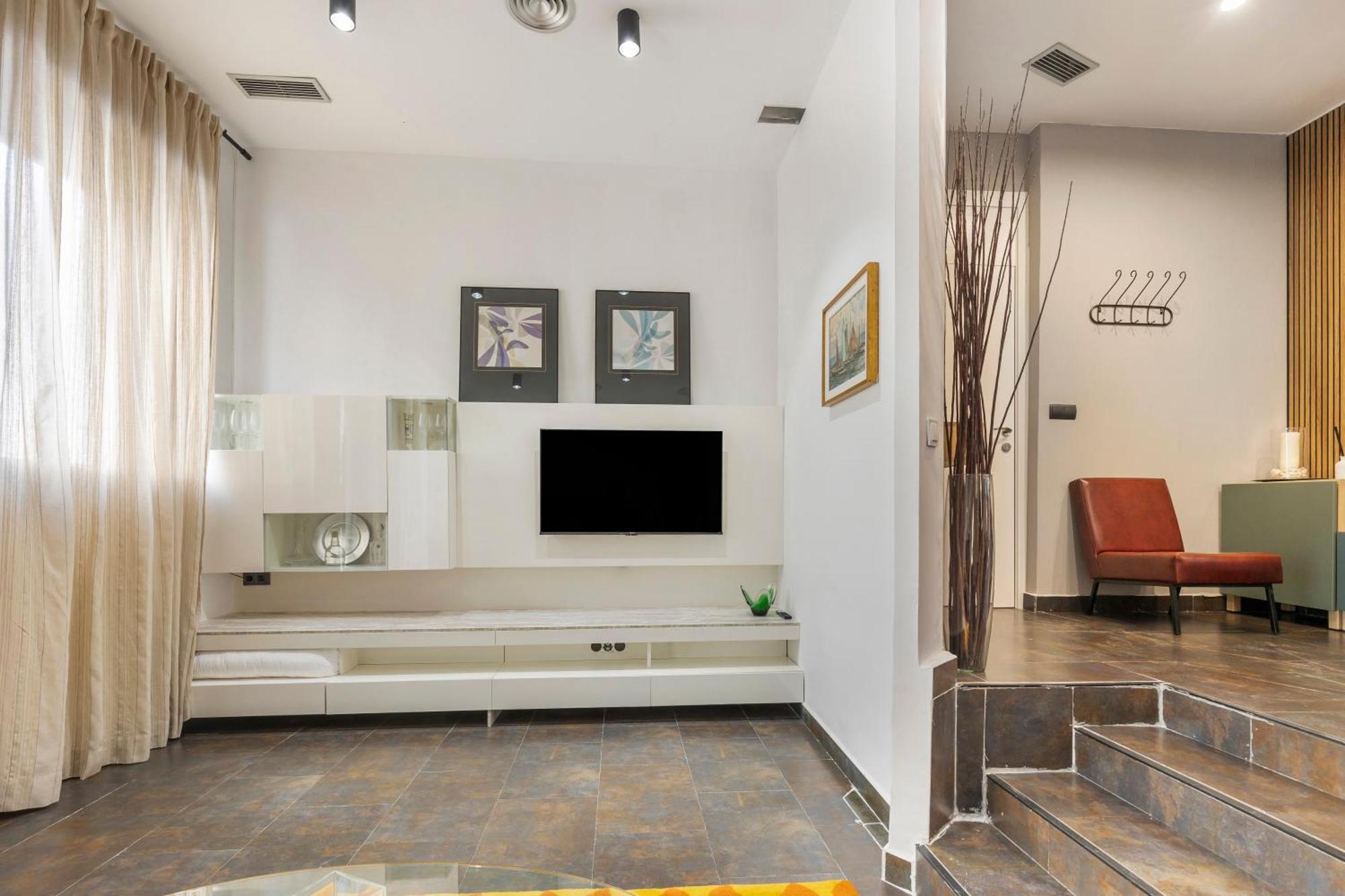 Apartamento Modern With Patio In
