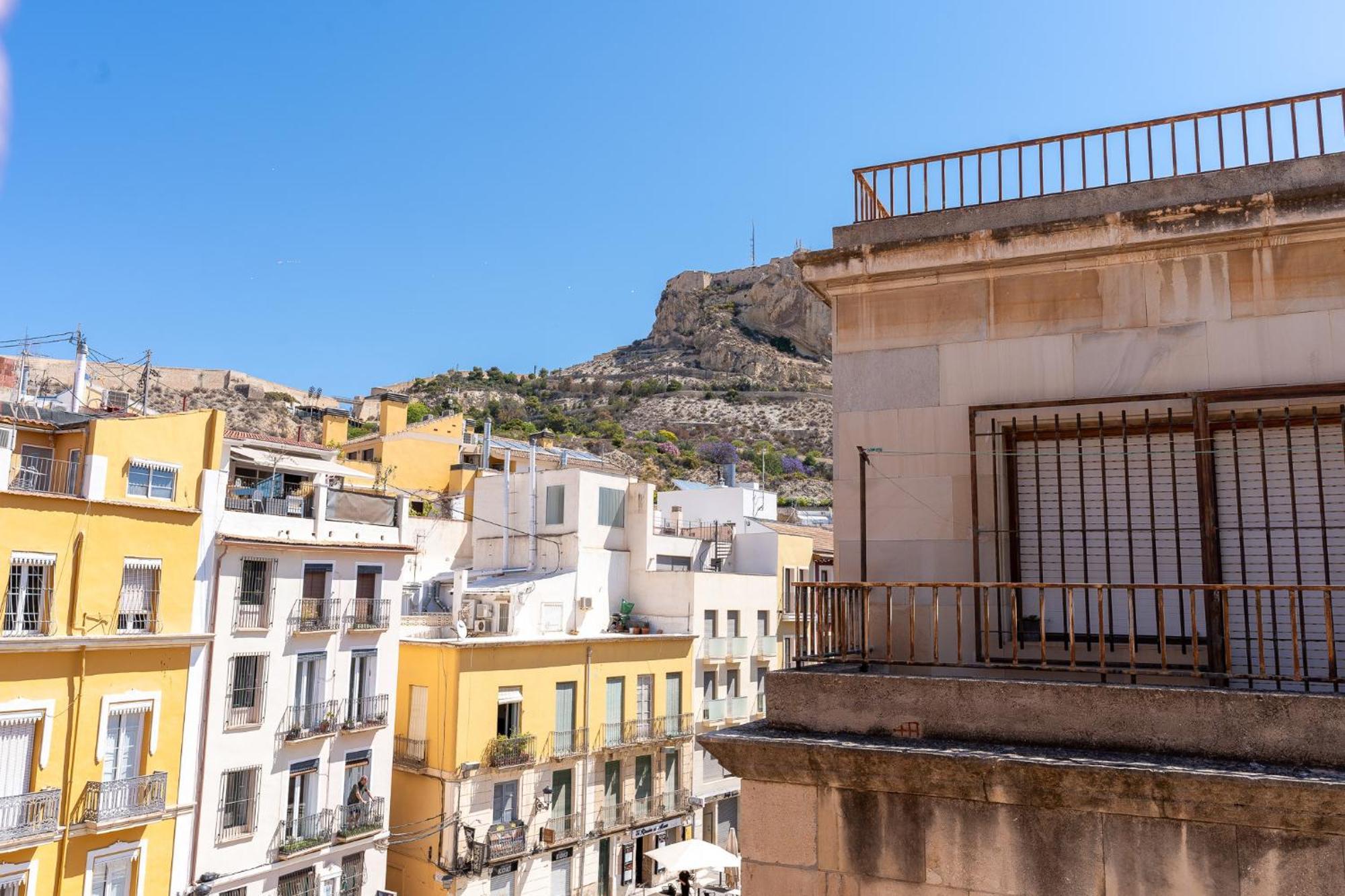 Barrio Gem Stylish 2bedroom Oasis In Apartment Alicante