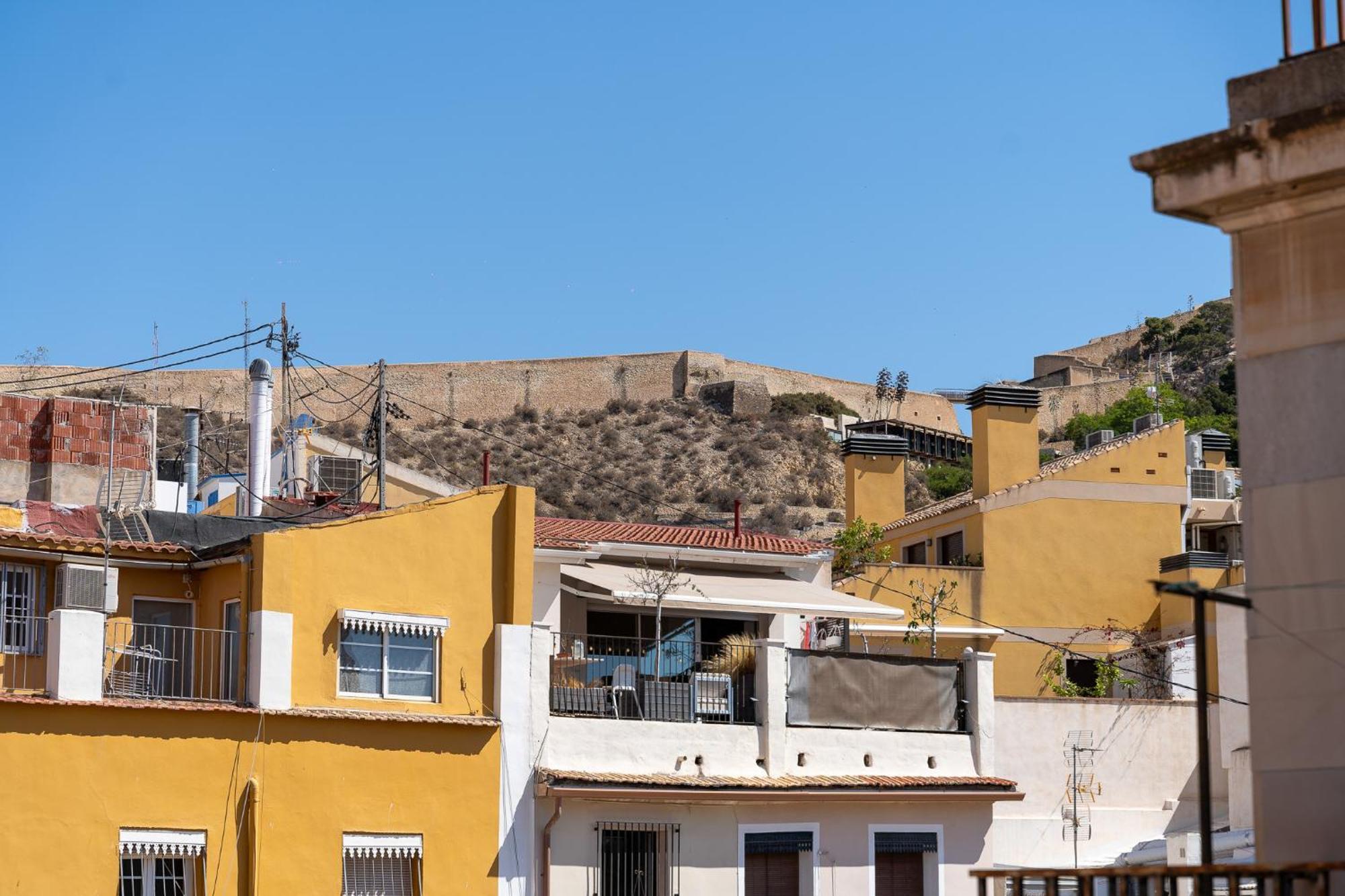Barrio Gem Stylish 2bedroom Oasis In Apartment Alicante