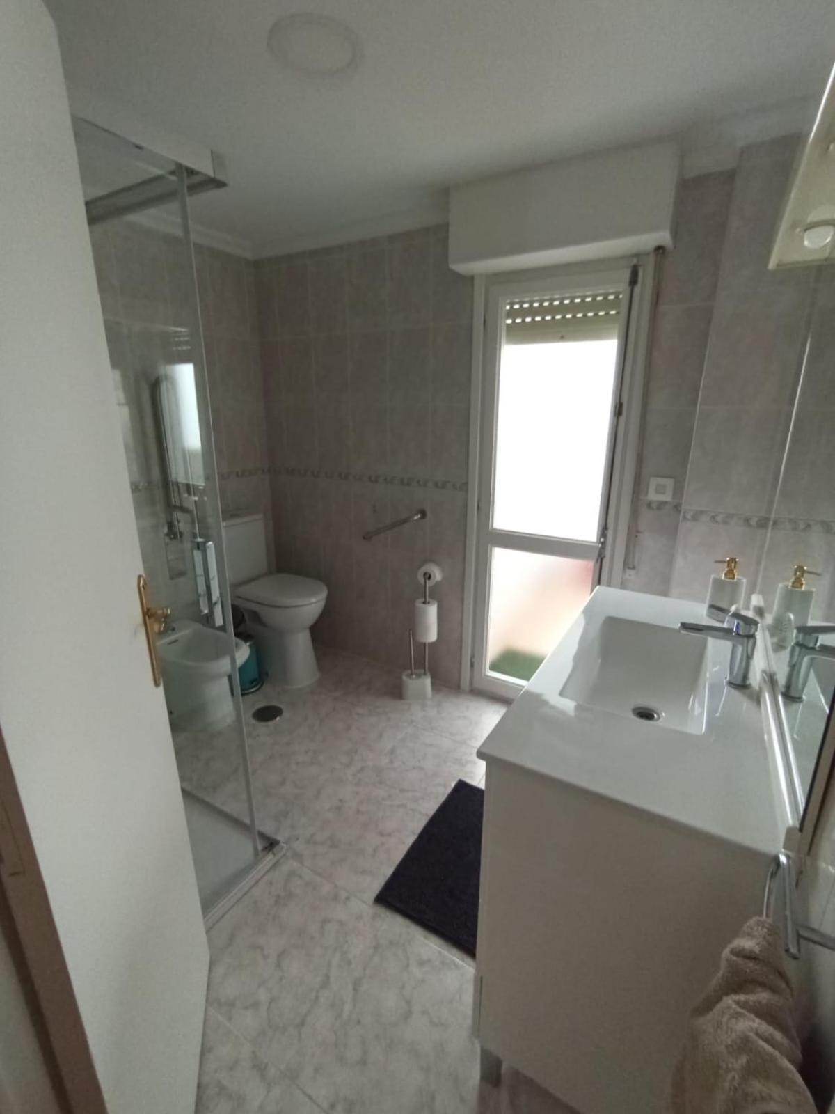 Charming & Spacious In Historic Centre & Short Walk To Apartamento