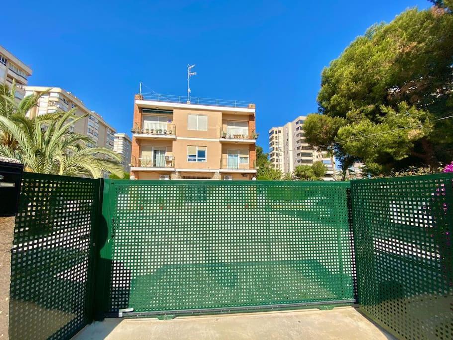Apto Al Lado De La Playa, 1 Dormitorio, Parking * Alicante